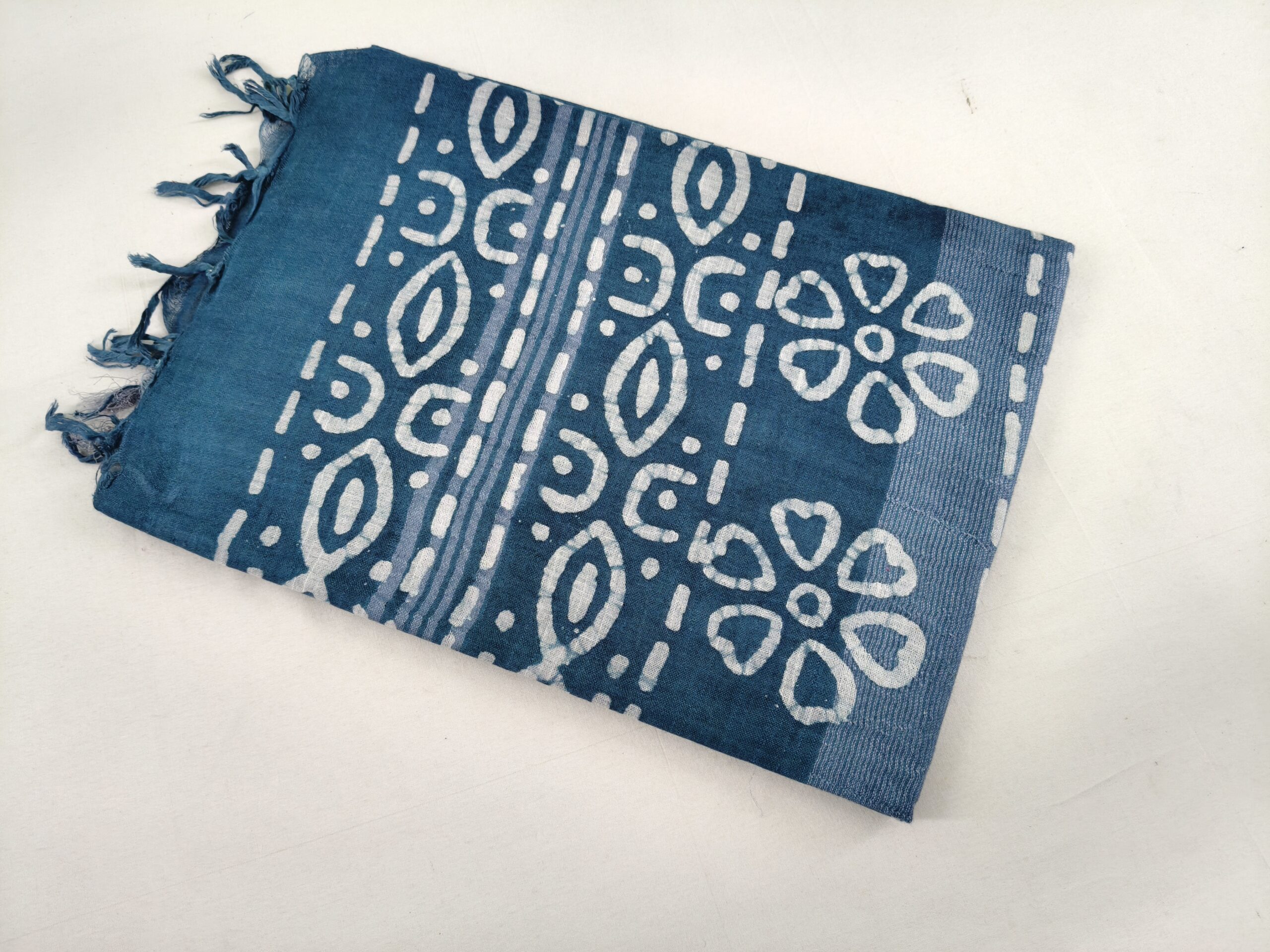 Pure Cotton Hand Block Batik Print Saree With Blouse Pcs-Blue 5 Pure Cotton Hand Block Batik Print Saree With Blouse Pcs-Blue - Image 3