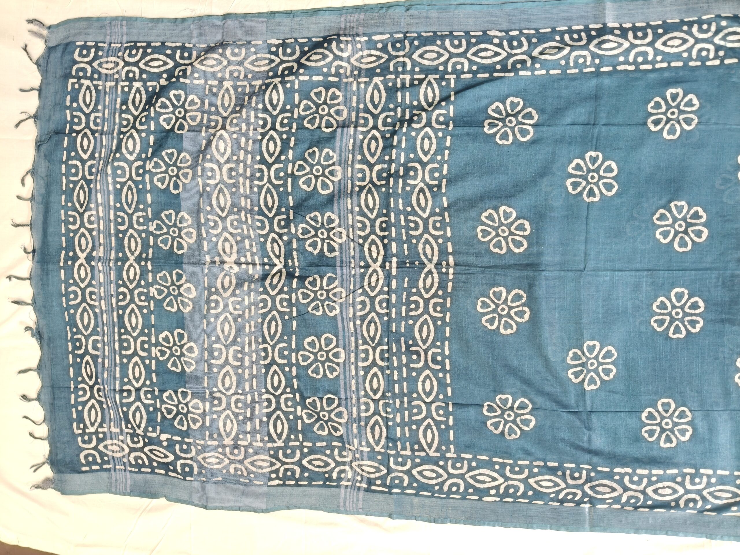 Pure Cotton Hand Block Batik Print Saree With Blouse Pcs-Blue